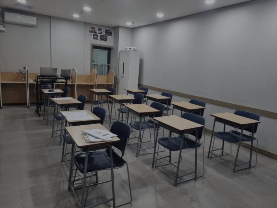 1인 책상형 강의실